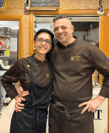 Restaurante local en Zaragoza ofreciendo comida preparada a domicilio con Ntucity